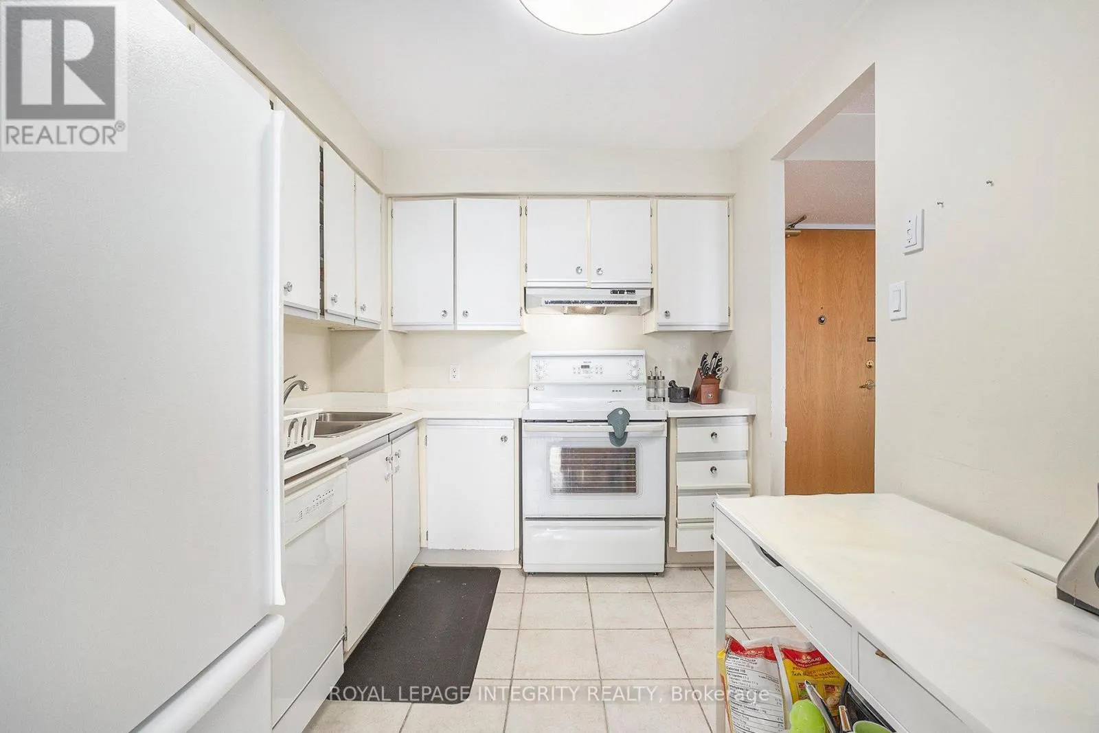 1608 - 2871 RICHMOND ROAD