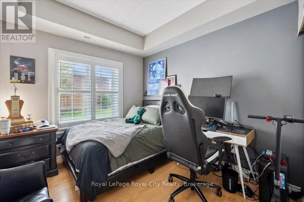 101 - 308 WATSON PARKWAY N, #101