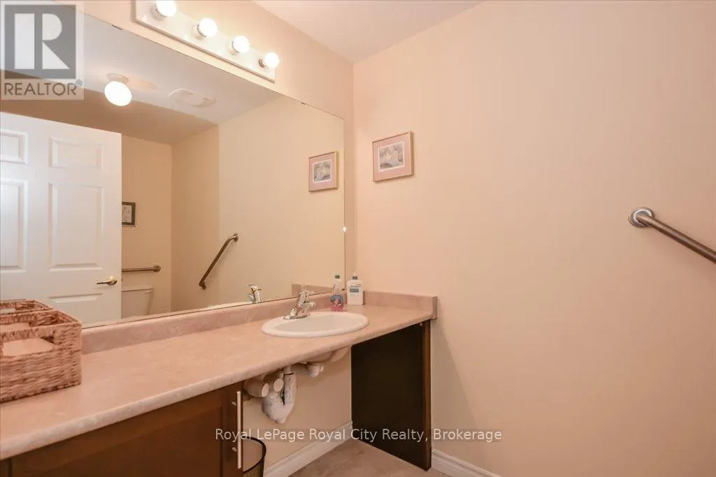 101 - 308 WATSON PARKWAY N, #101