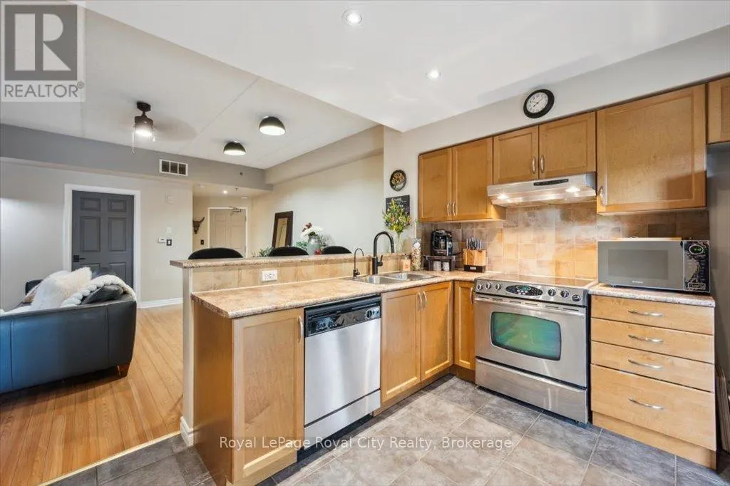 101 - 308 WATSON PARKWAY N, #101