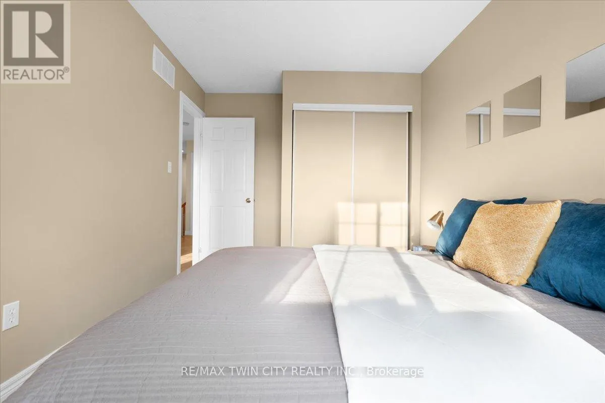 48 - 250 AINSLIE STREET S