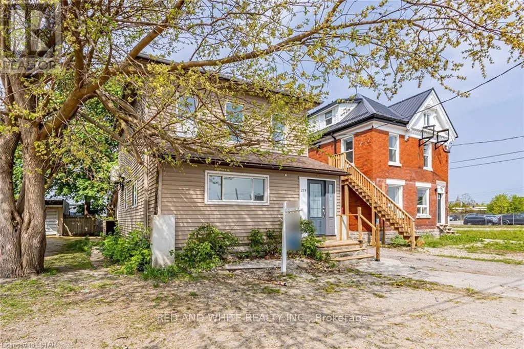 UNIT 2 - 279 WILLIAM STREET