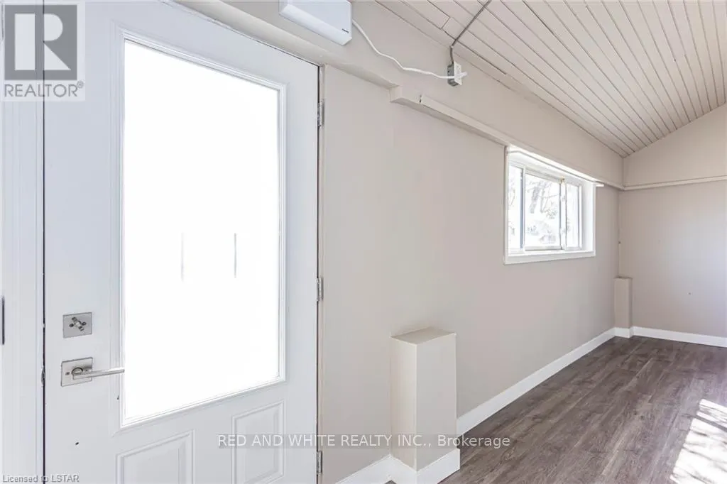 UNIT 2 - 279 WILLIAM STREET
