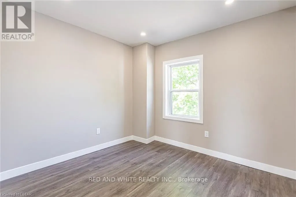 UNIT 2 - 279 WILLIAM STREET