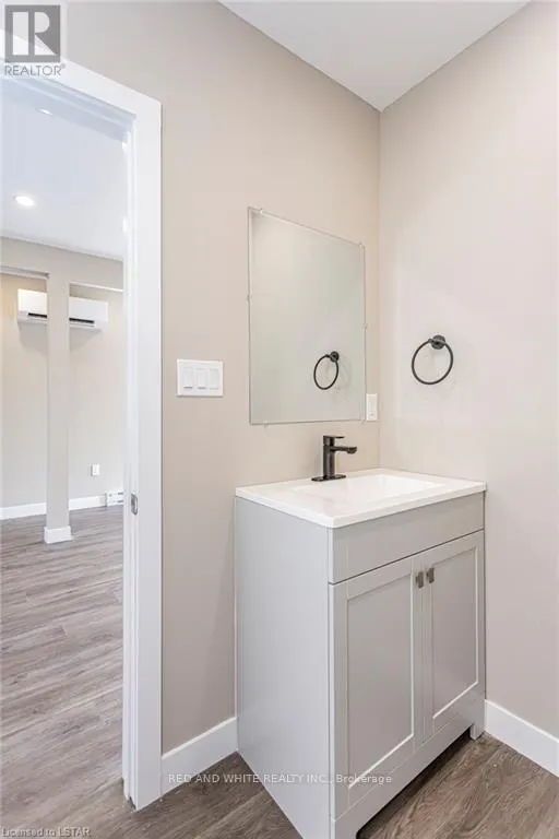 UNIT 2 - 279 WILLIAM STREET