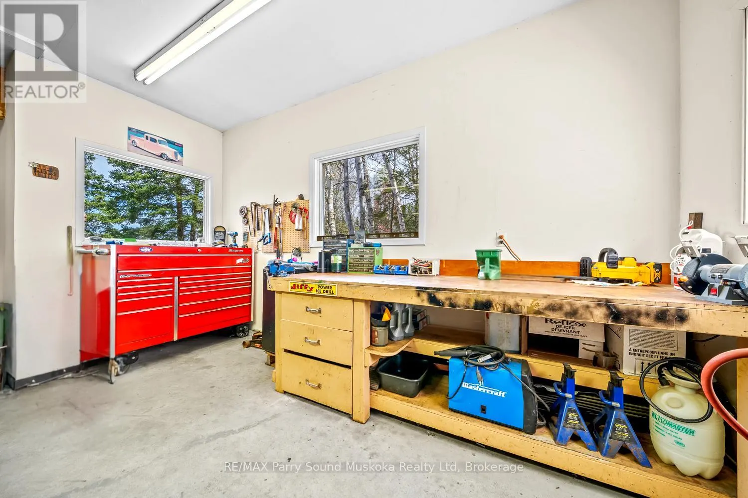 258 LAKESIDE TRAIL
