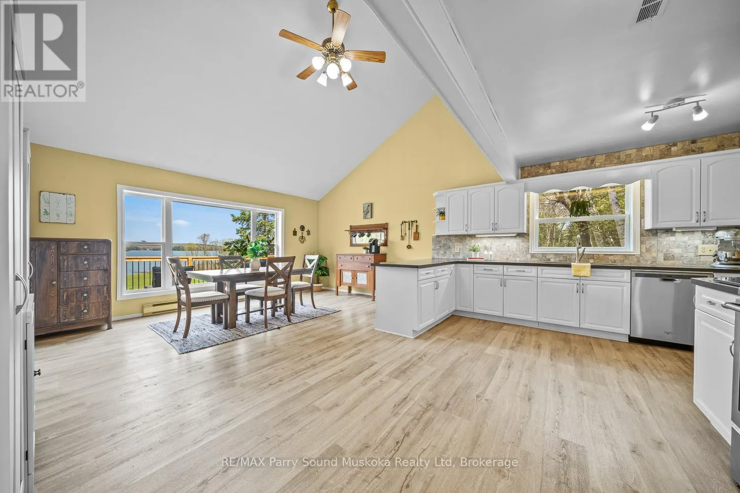 258 LAKESIDE TRAIL
