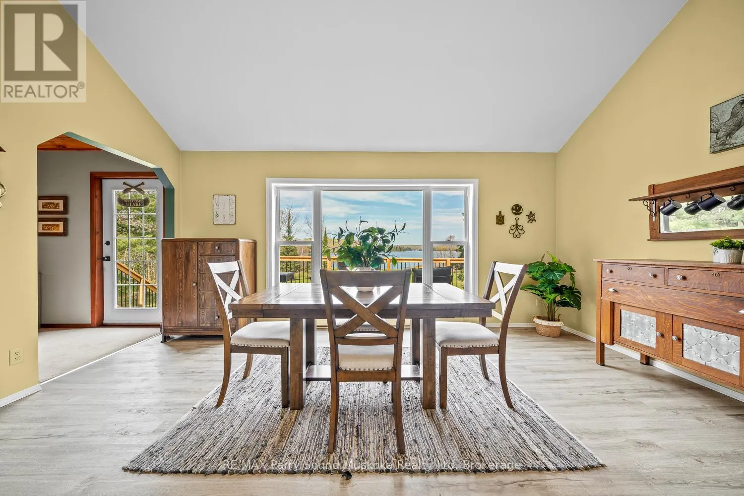 258 LAKESIDE TRAIL