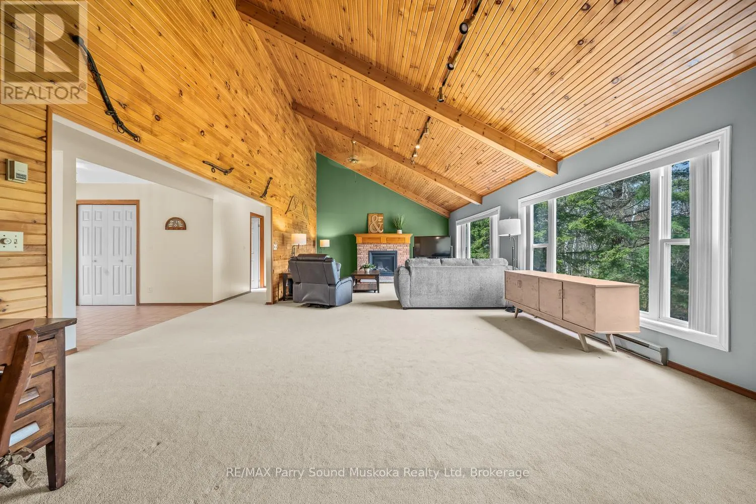 258 LAKESIDE TRAIL