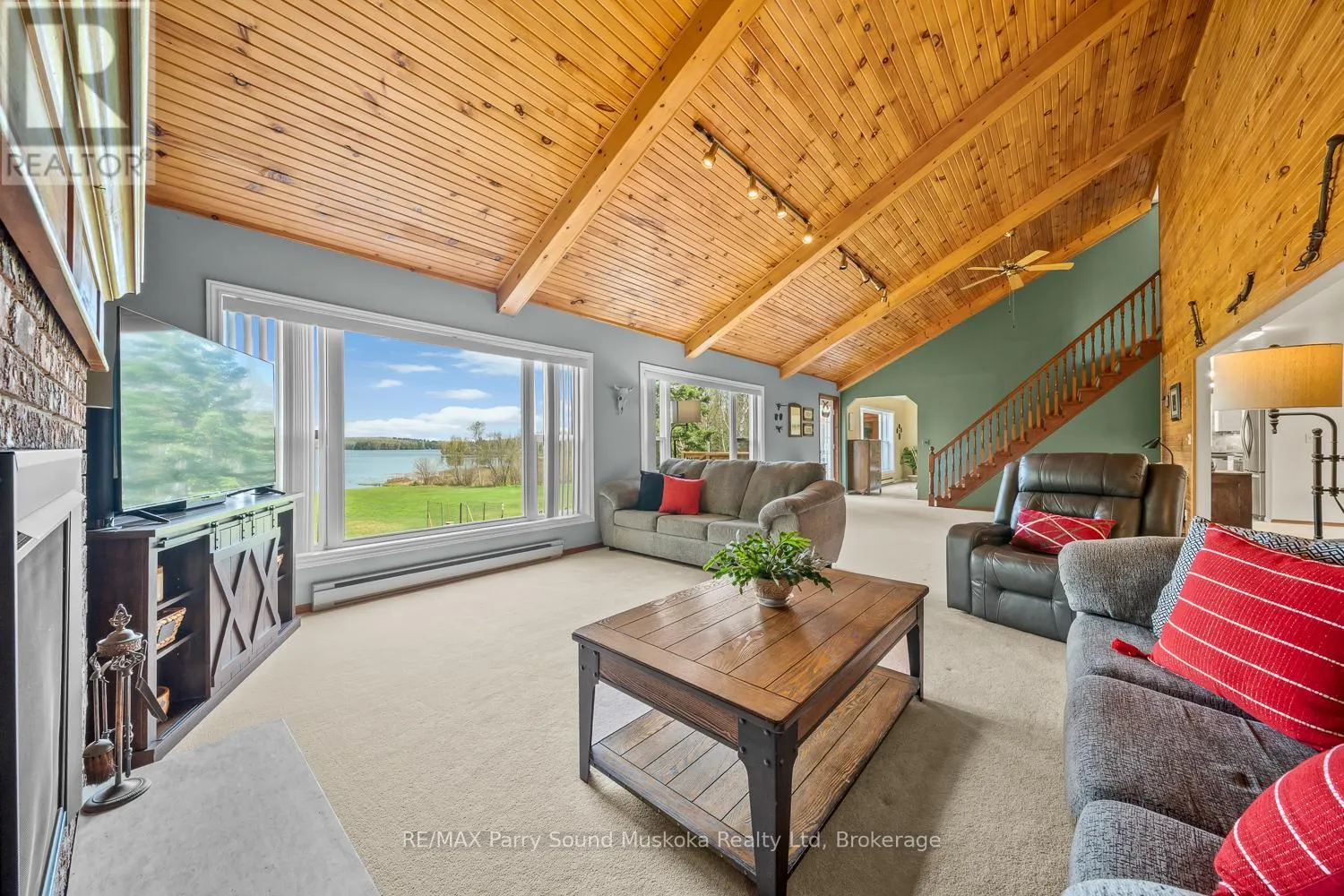 258 LAKESIDE TRAIL