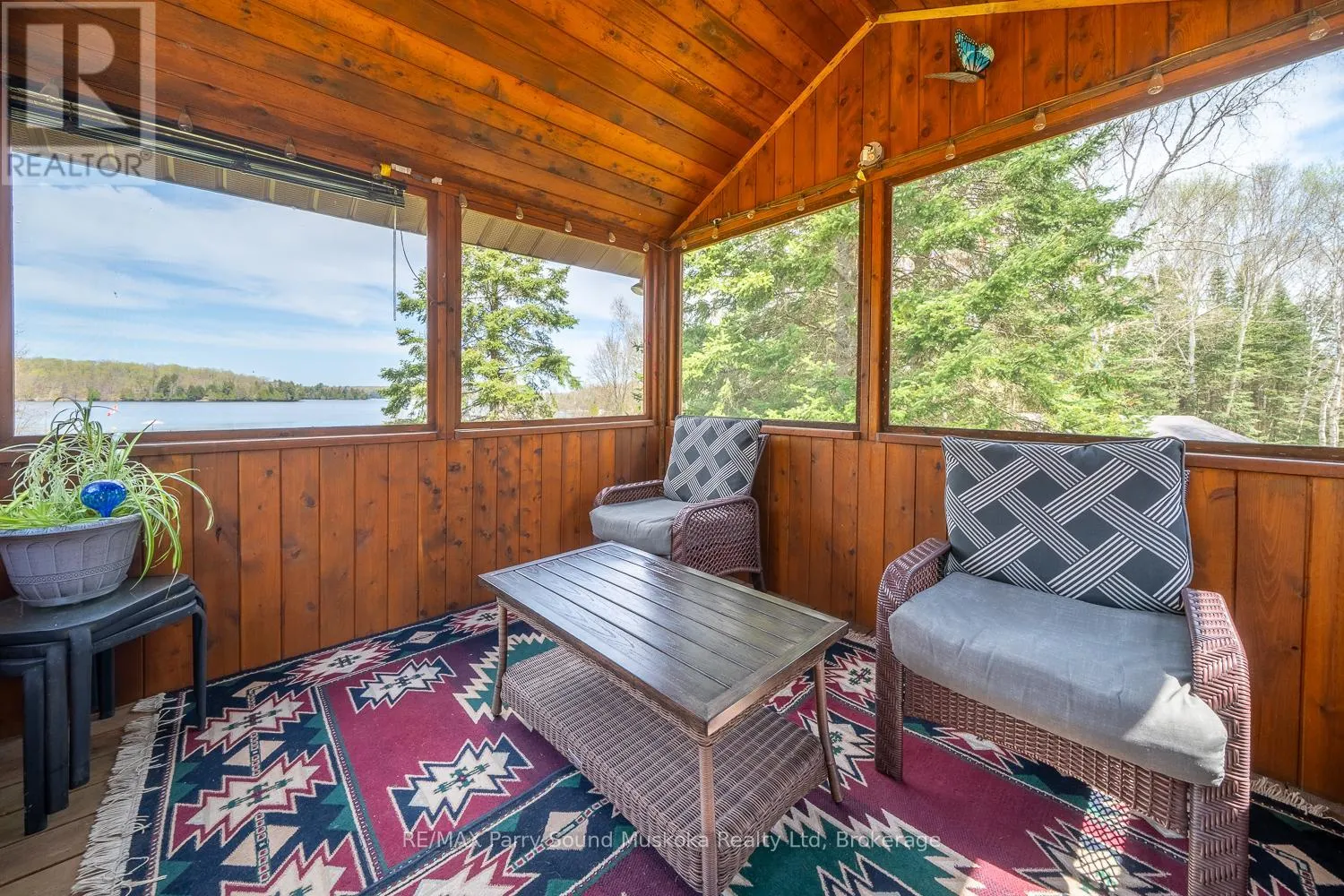 258 LAKESIDE TRAIL
