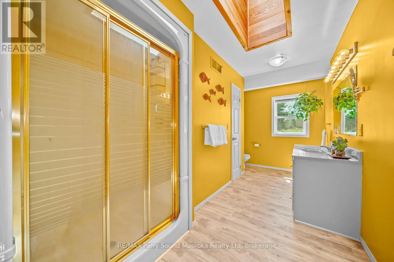 258 LAKESIDE TRAIL