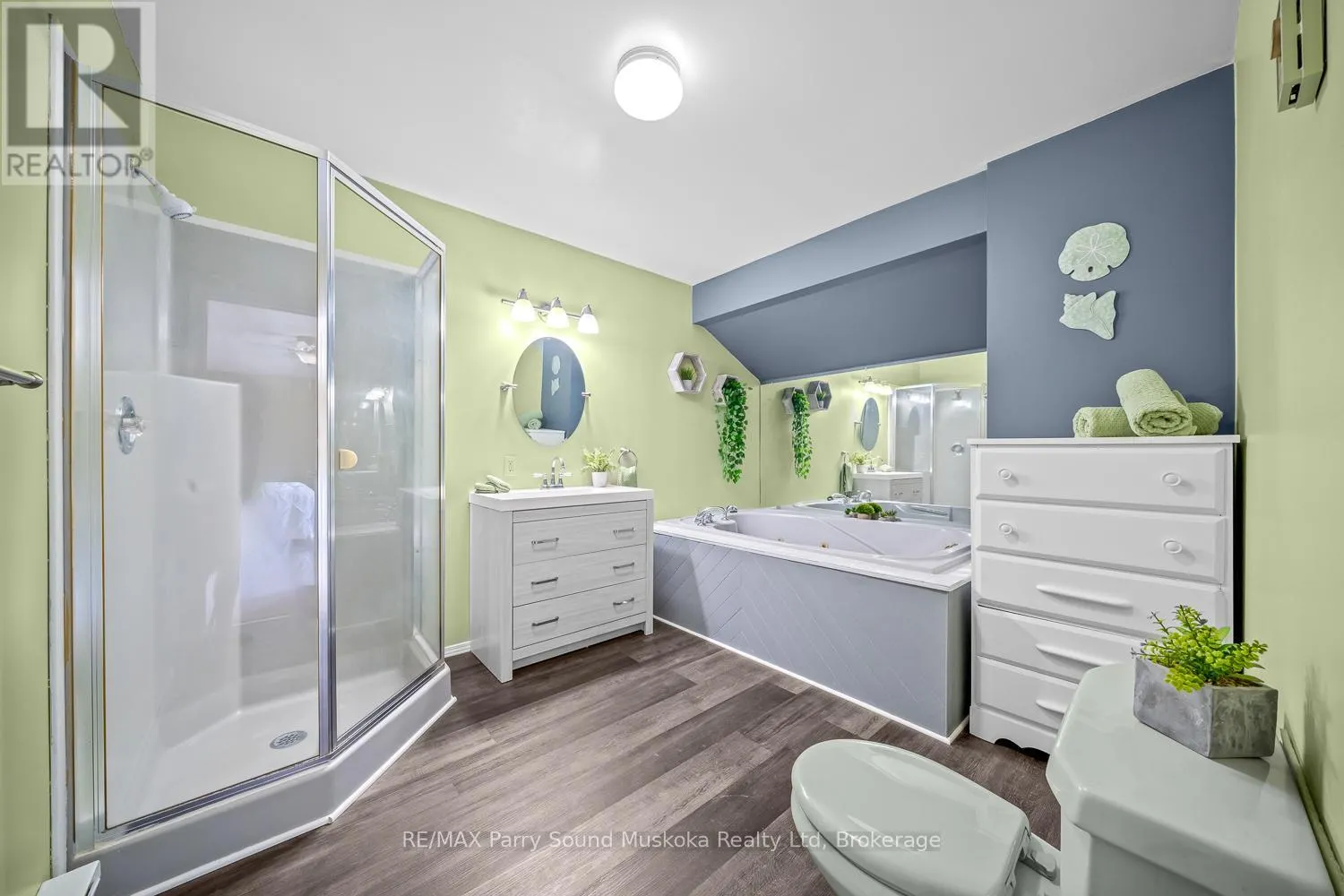 258 LAKESIDE TRAIL