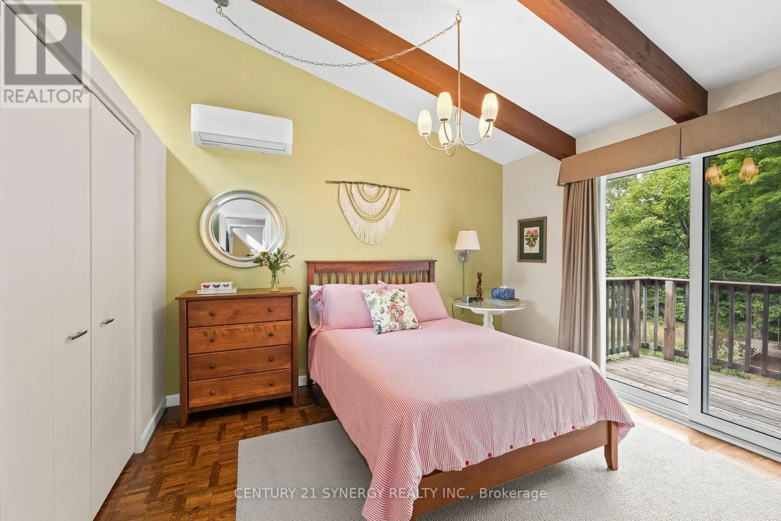 5984 THIRD LINE ROAD N