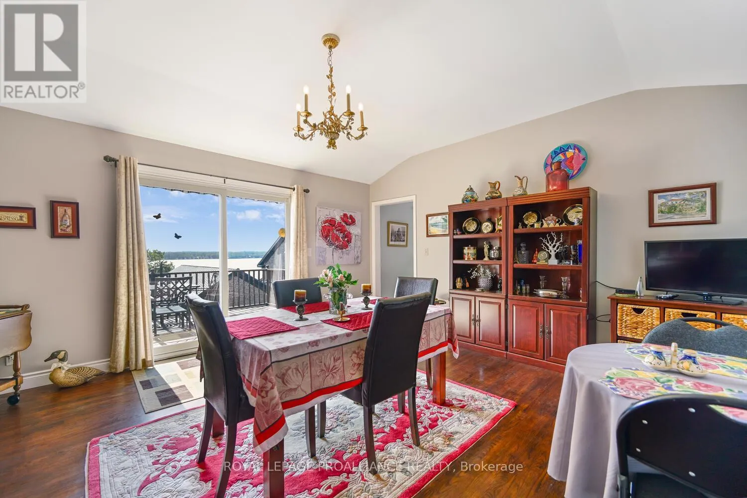 10 CLIFFSIDE CRESCENT