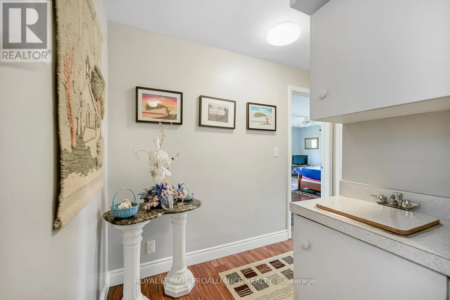 10 CLIFFSIDE CRESCENT