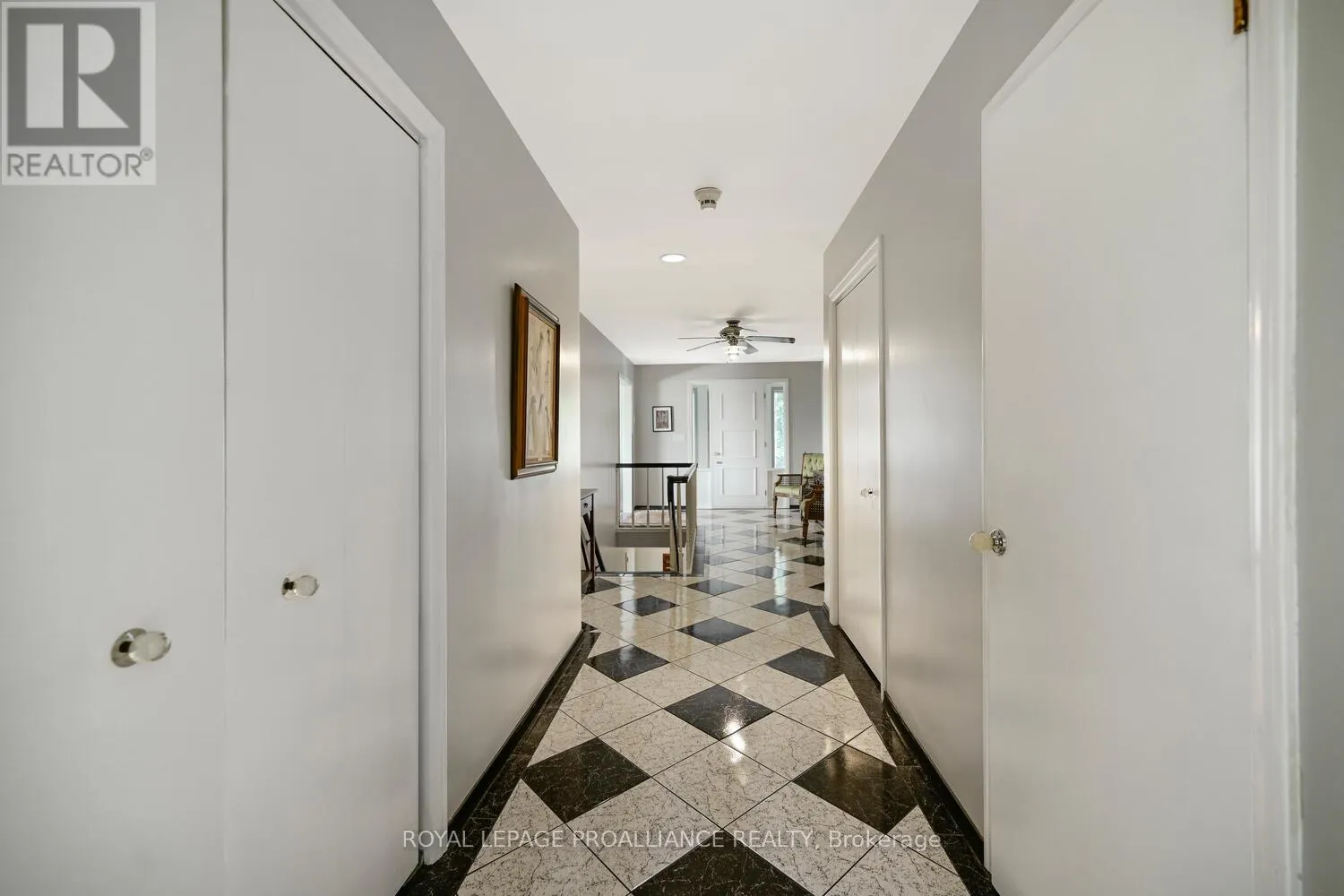 10 CLIFFSIDE CRESCENT