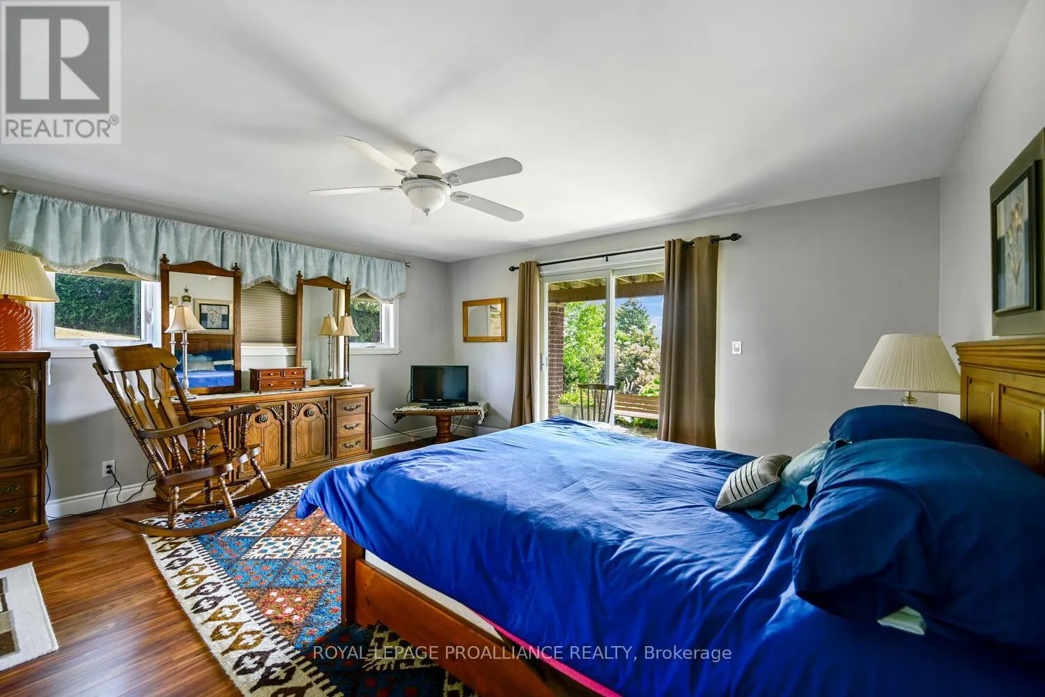10 CLIFFSIDE CRESCENT