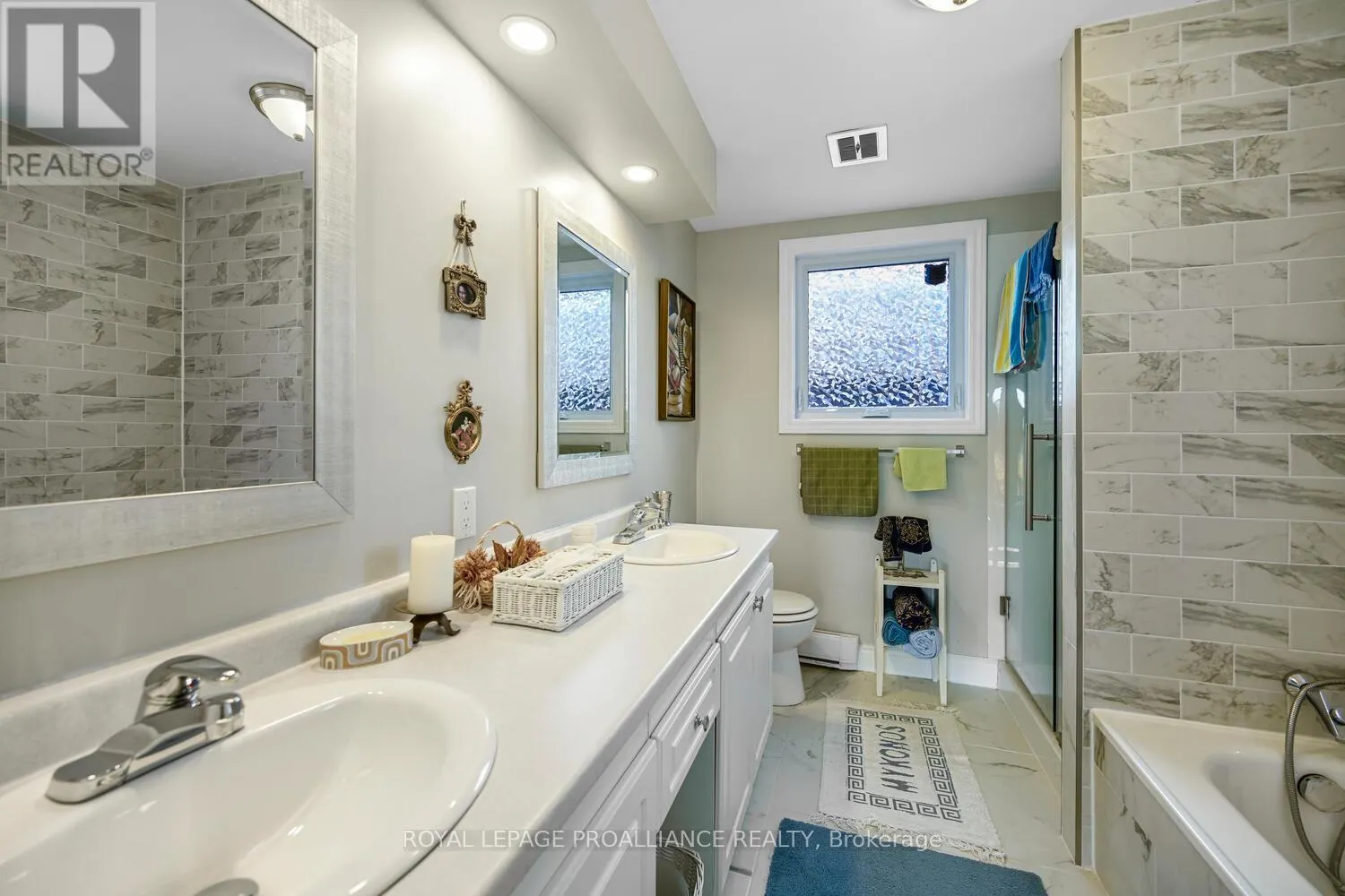10 CLIFFSIDE CRESCENT
