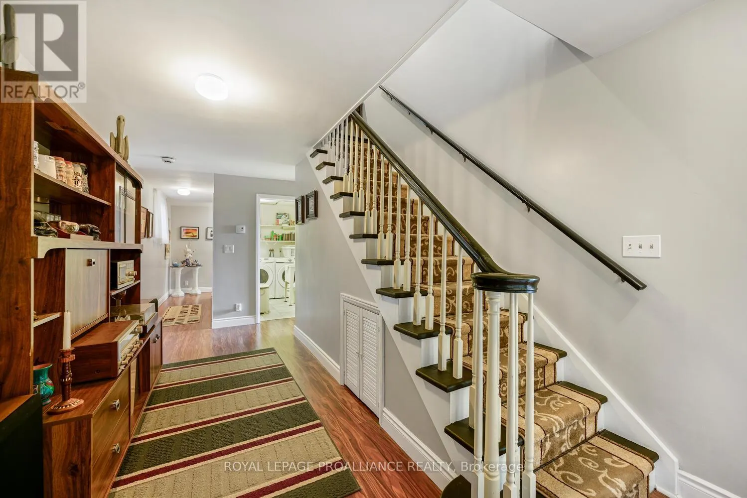 10 CLIFFSIDE CRESCENT