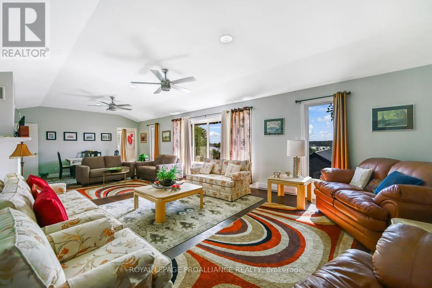 10 CLIFFSIDE CRESCENT