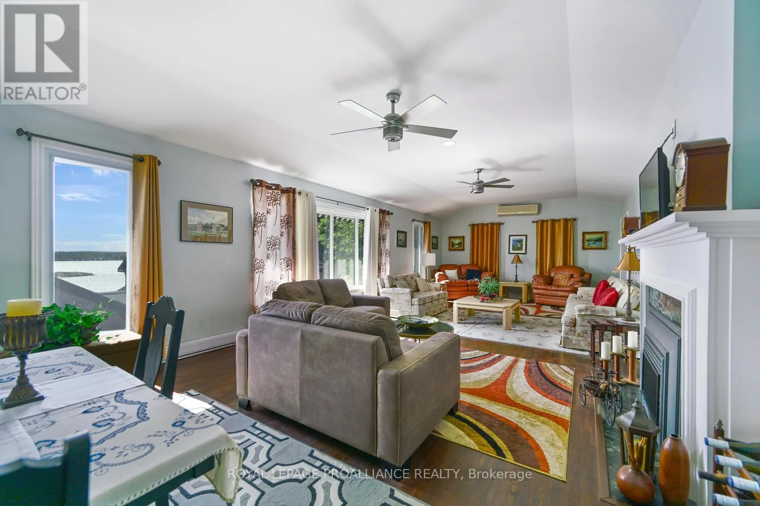 10 CLIFFSIDE CRESCENT