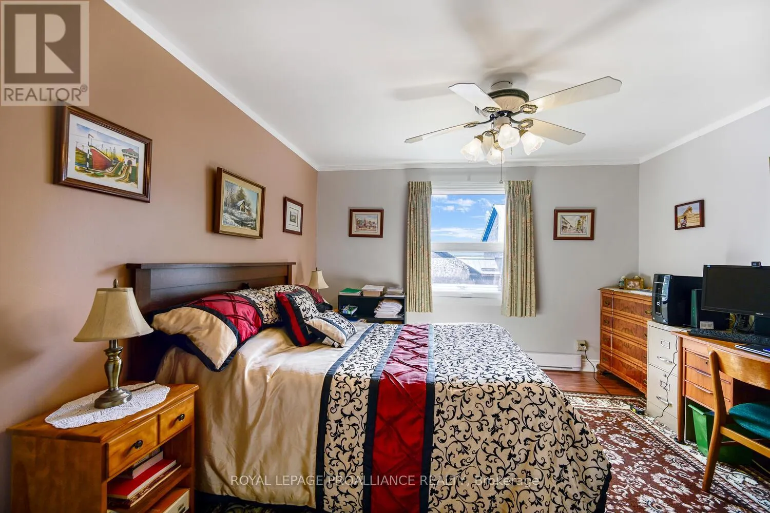 10 CLIFFSIDE CRESCENT