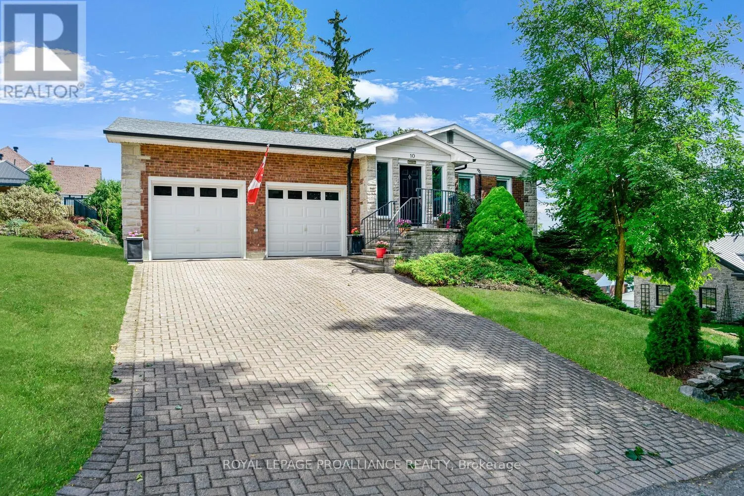 10 CLIFFSIDE CRESCENT