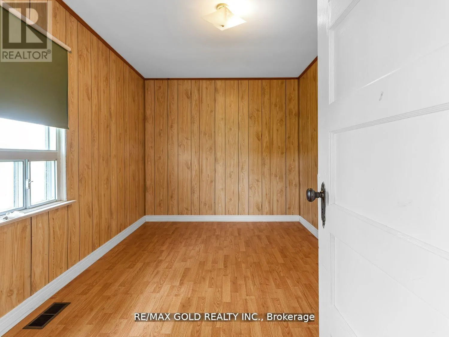 705 KEMP ROAD W