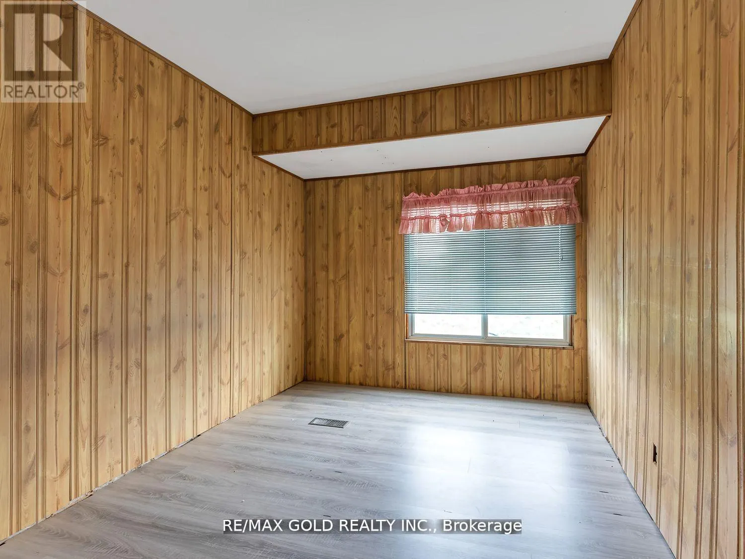 705 KEMP ROAD W