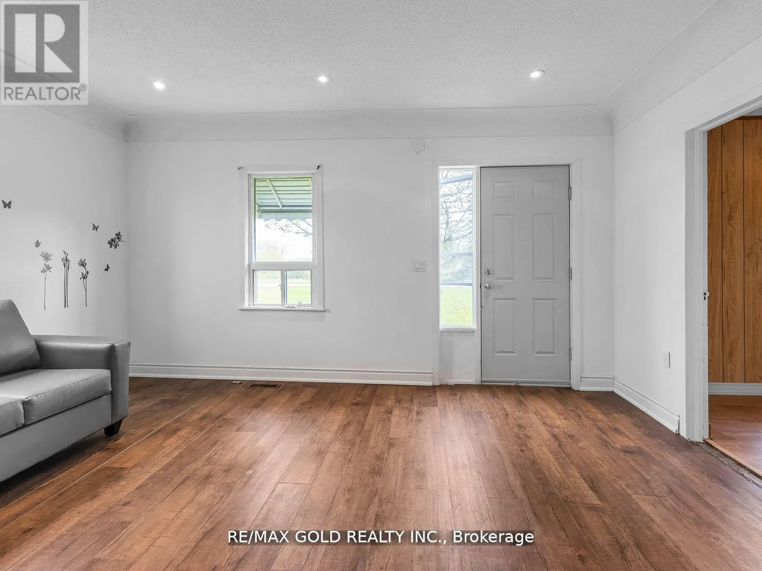 705 KEMP ROAD W