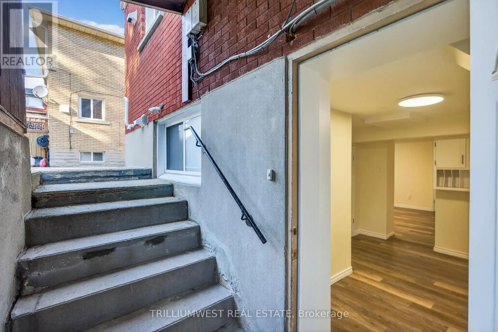154 MONTGOMERY ROAD