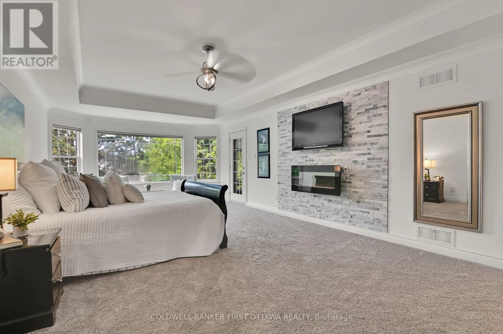18 CYPRESS GARDENS