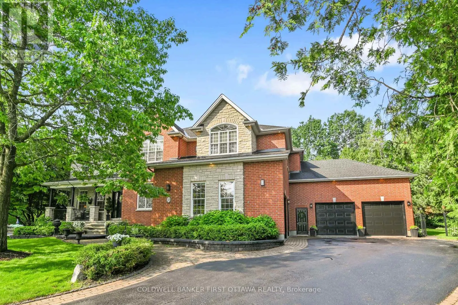 18 CYPRESS GARDENS