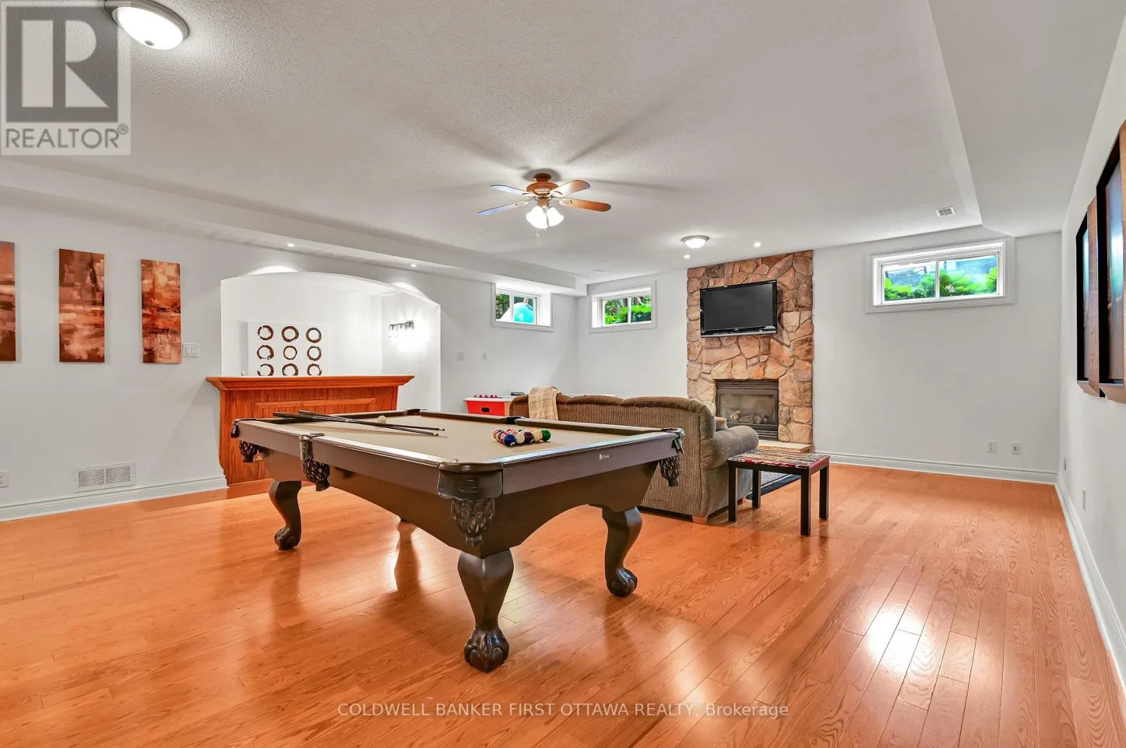 18 CYPRESS GARDENS