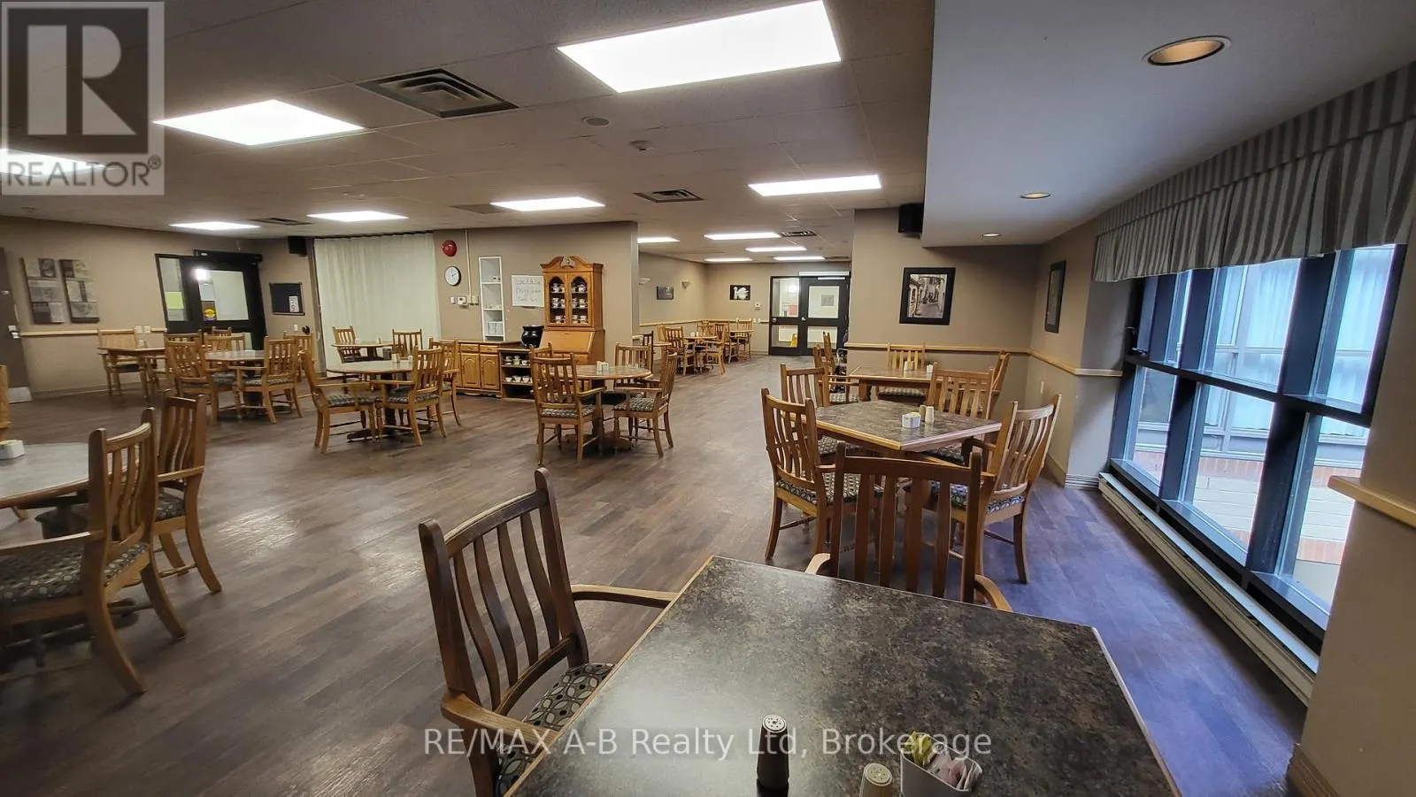 29 - 300 JOHN STREET S, #29