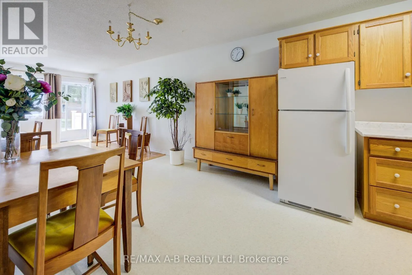 29 - 300 JOHN STREET S, #29