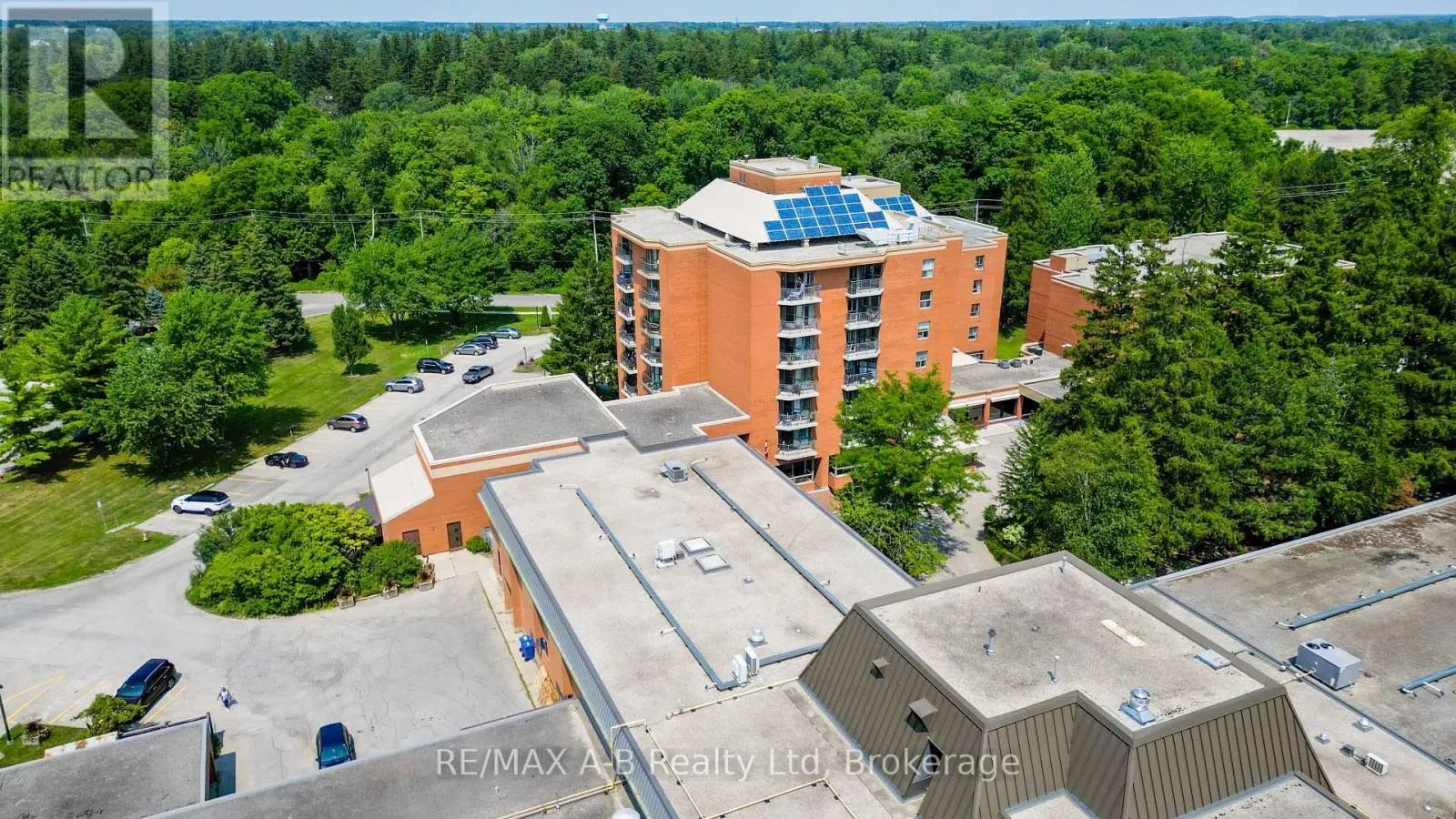 29 - 300 JOHN STREET S, #29