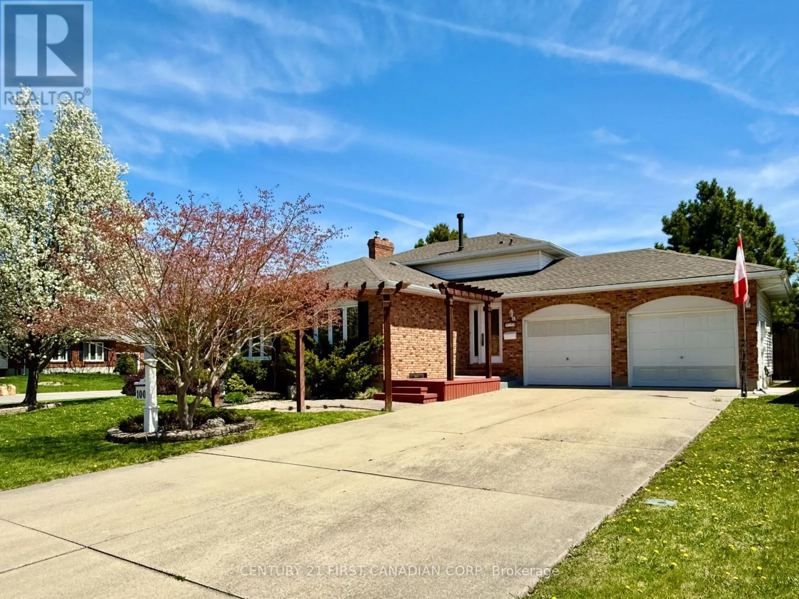 100 HASTINGS CRESCENT