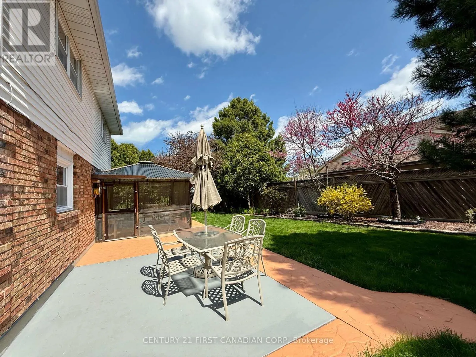 100 HASTINGS CRESCENT