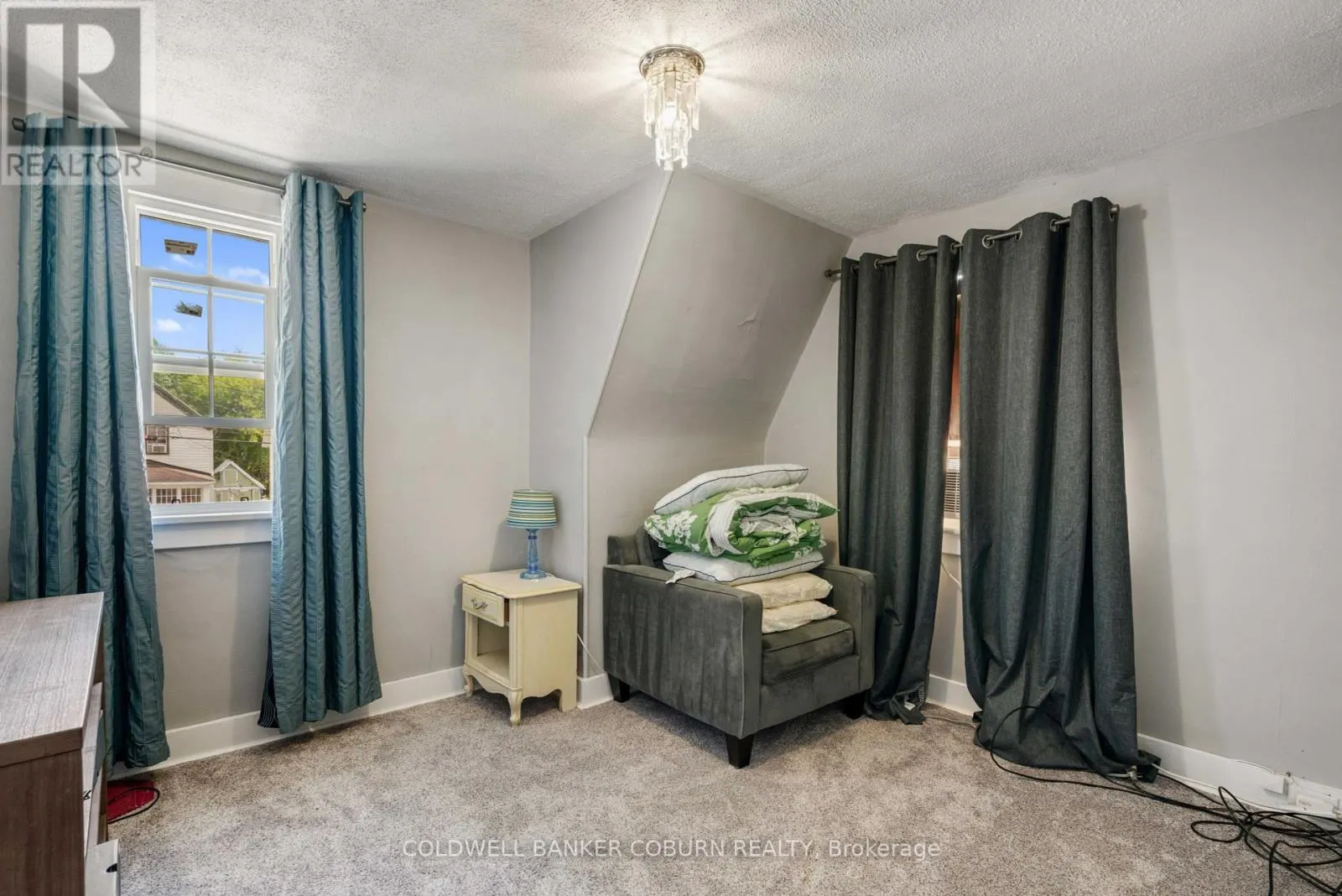 176 PEARL STREET W