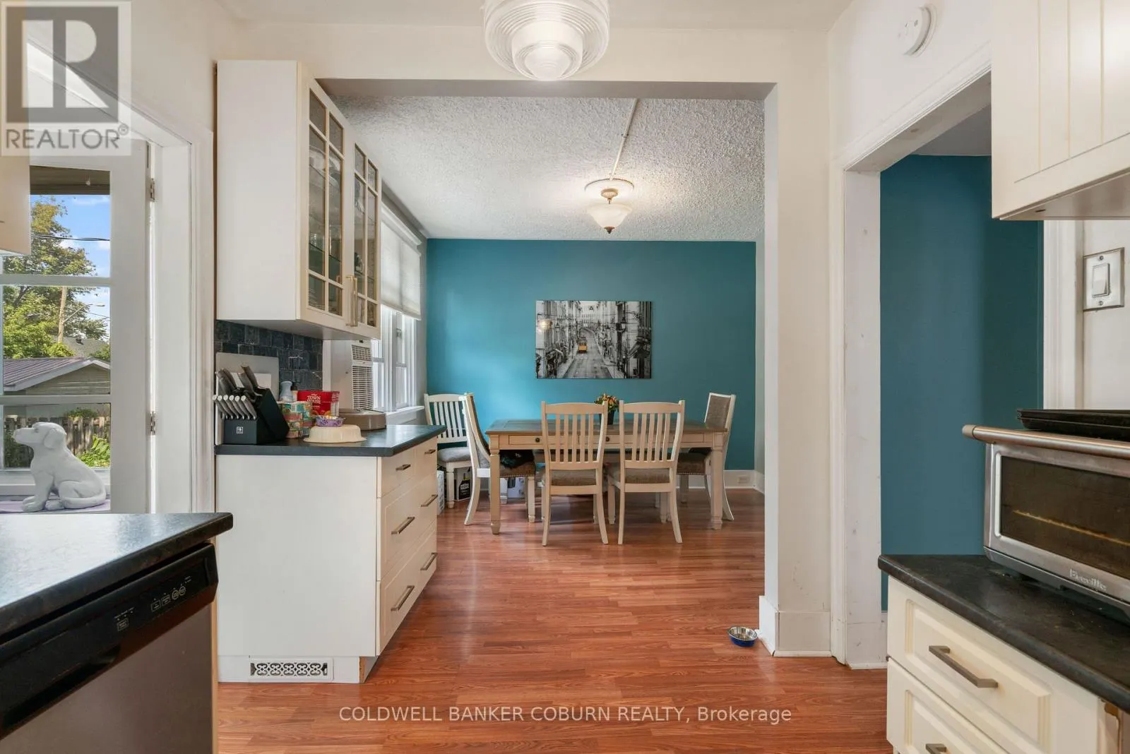 176 PEARL STREET W