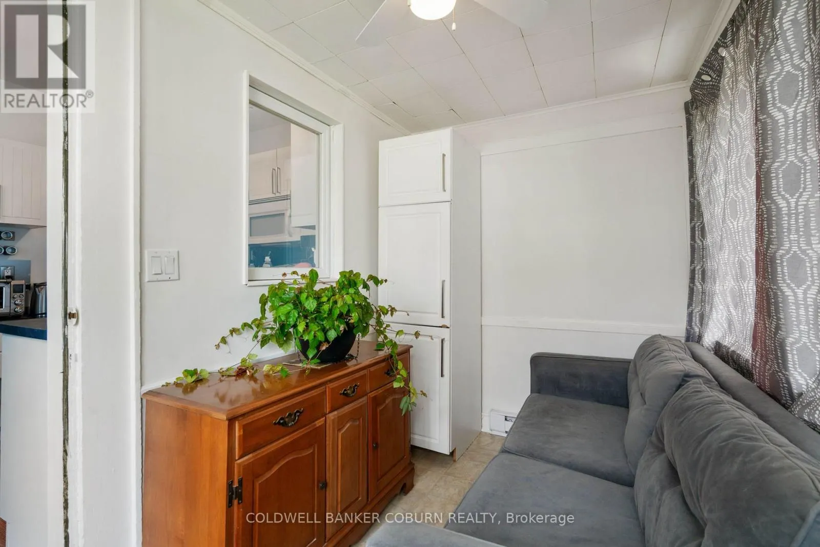 176 PEARL STREET W