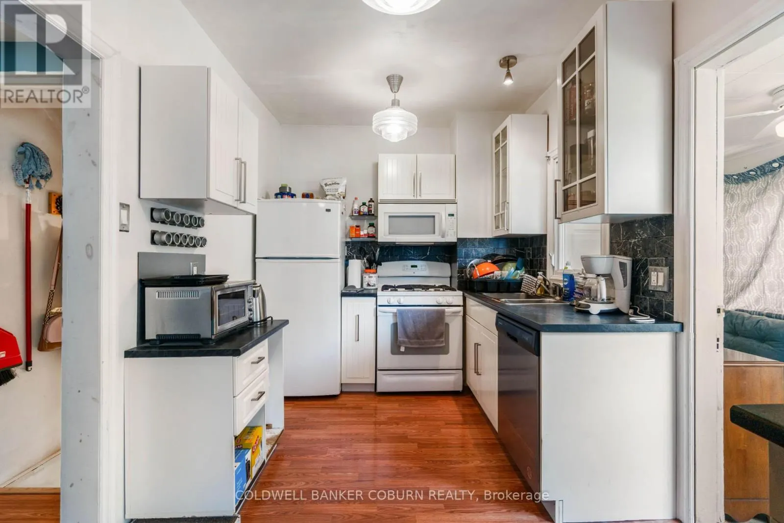 176 PEARL STREET W