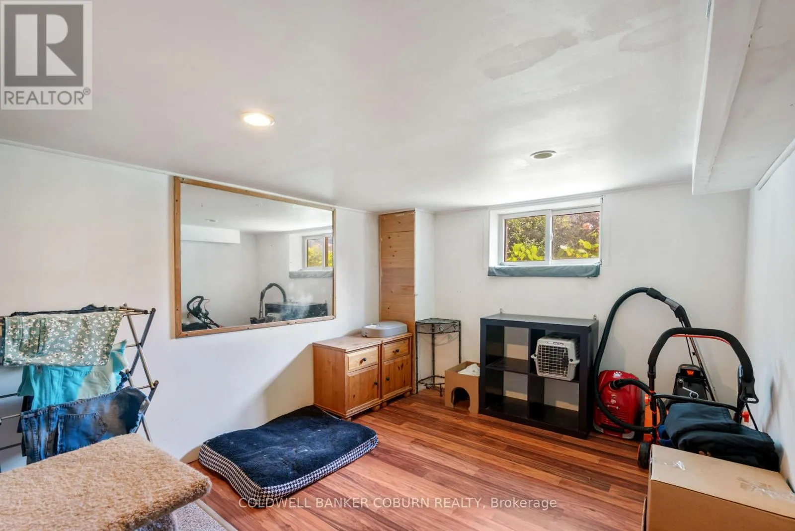 176 PEARL STREET W