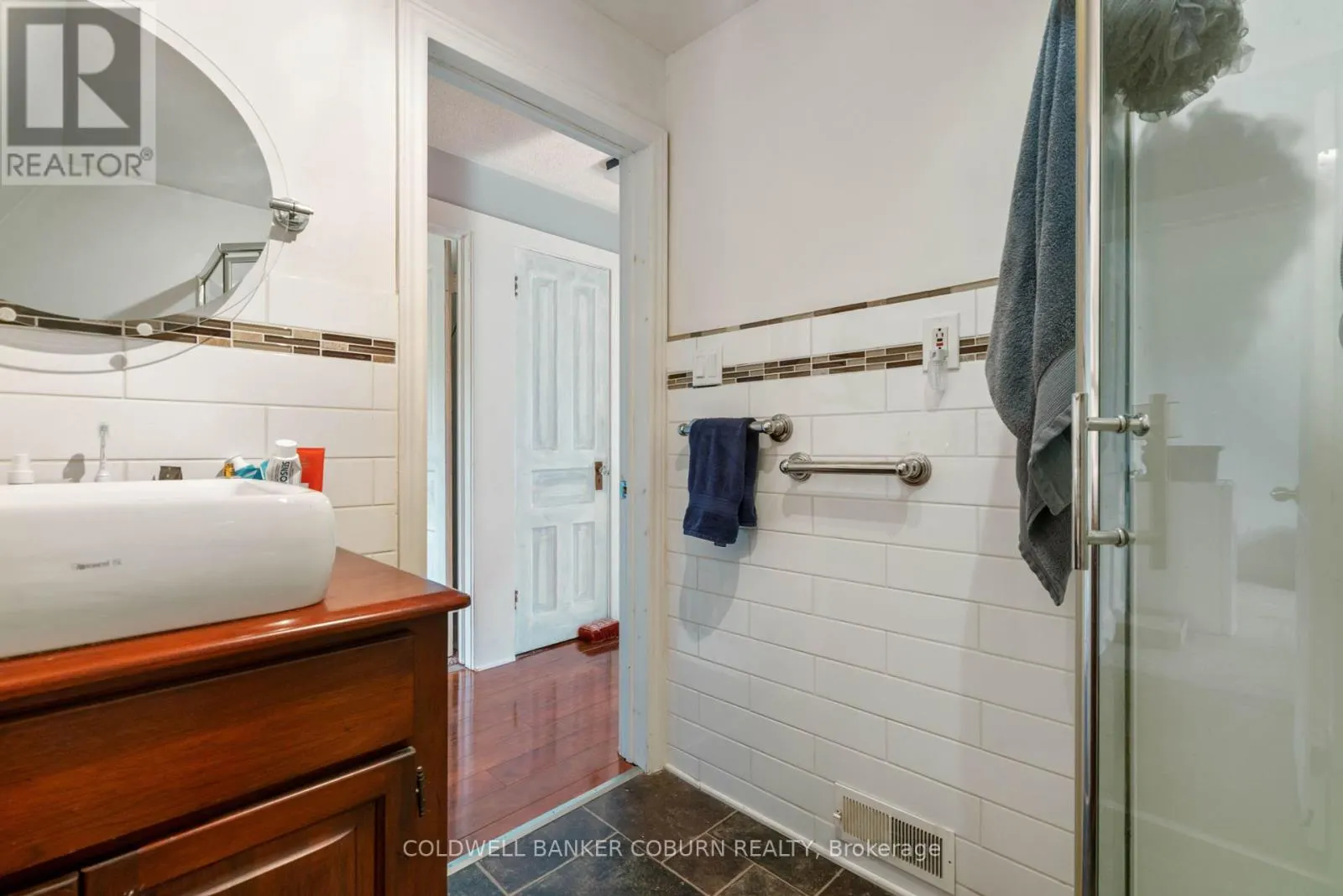 176 PEARL STREET W