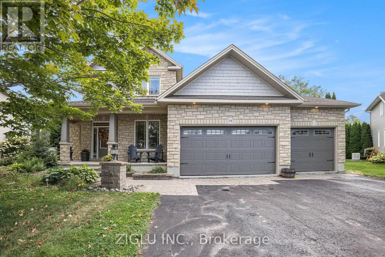 38 ORADEA CRESCENT