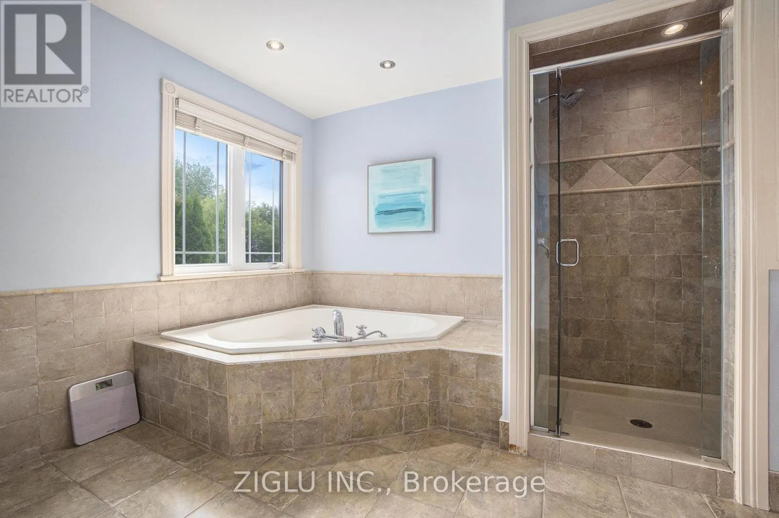 38 ORADEA CRESCENT