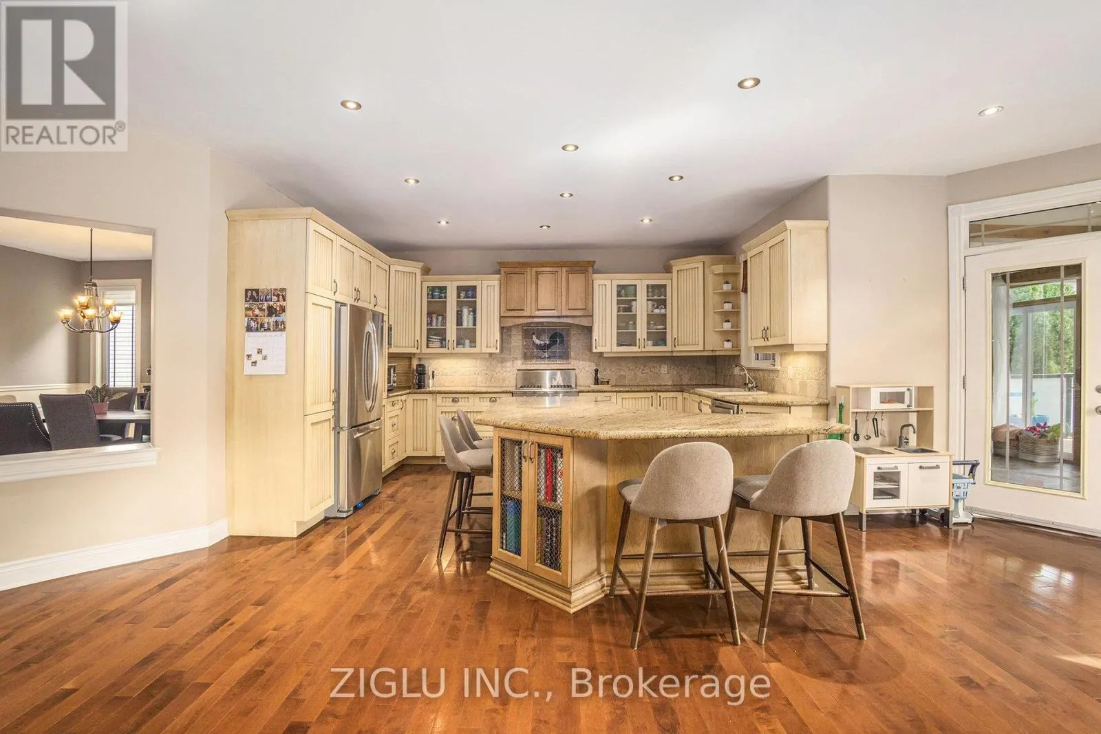 38 ORADEA CRESCENT
