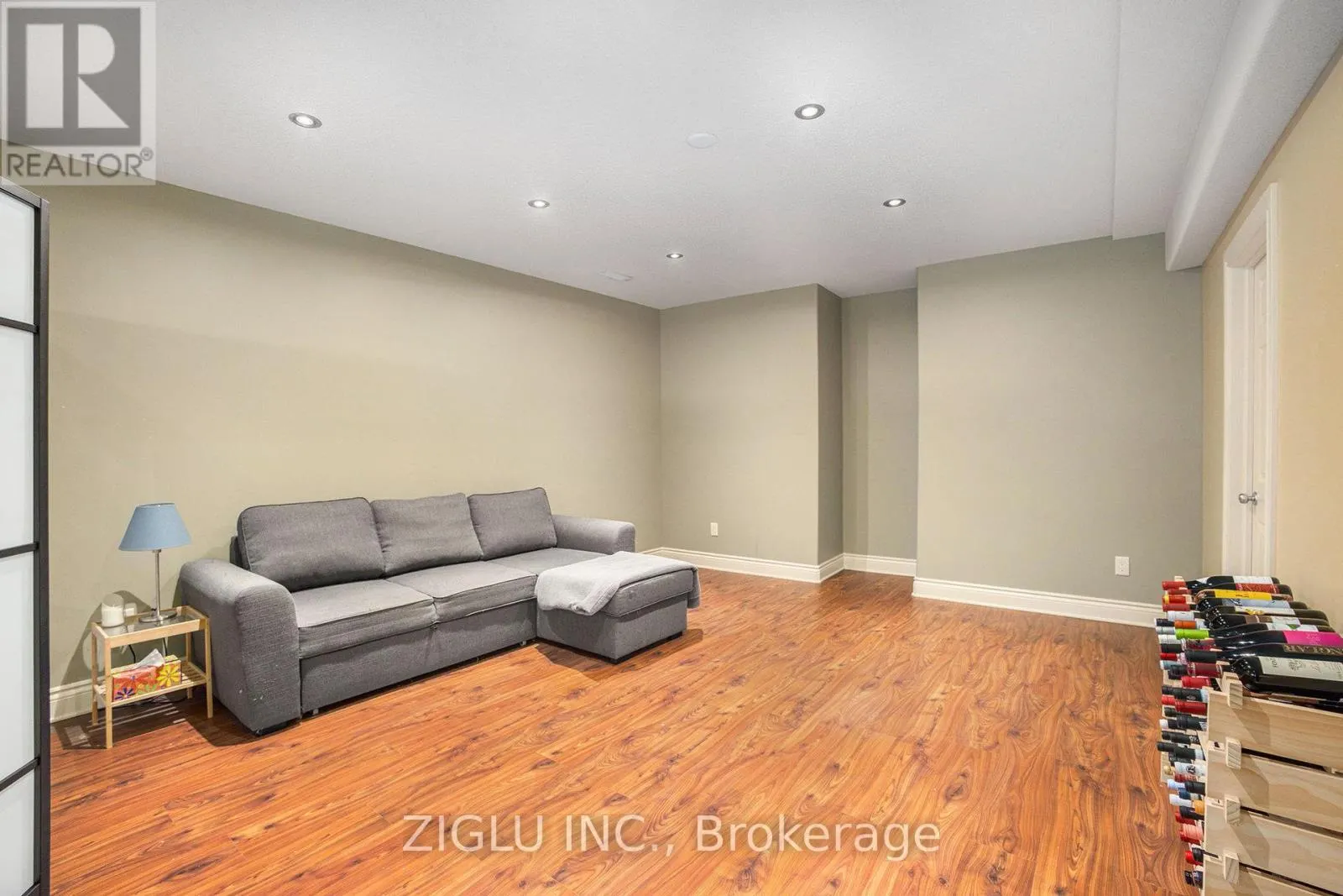 38 ORADEA CRESCENT